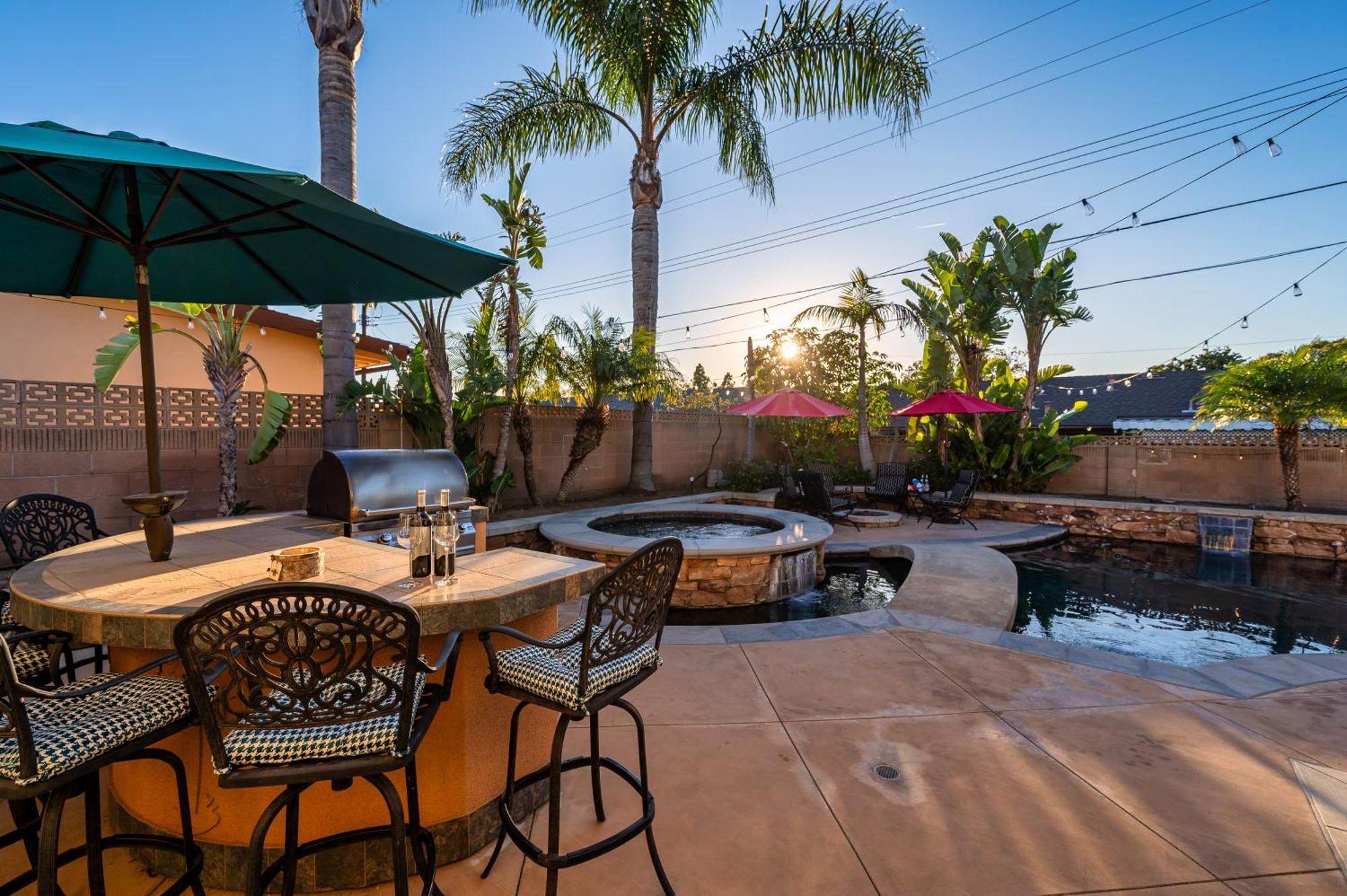 Amazing Modern Pool House Near Disneyland Сasa de vacaciones Anaheim