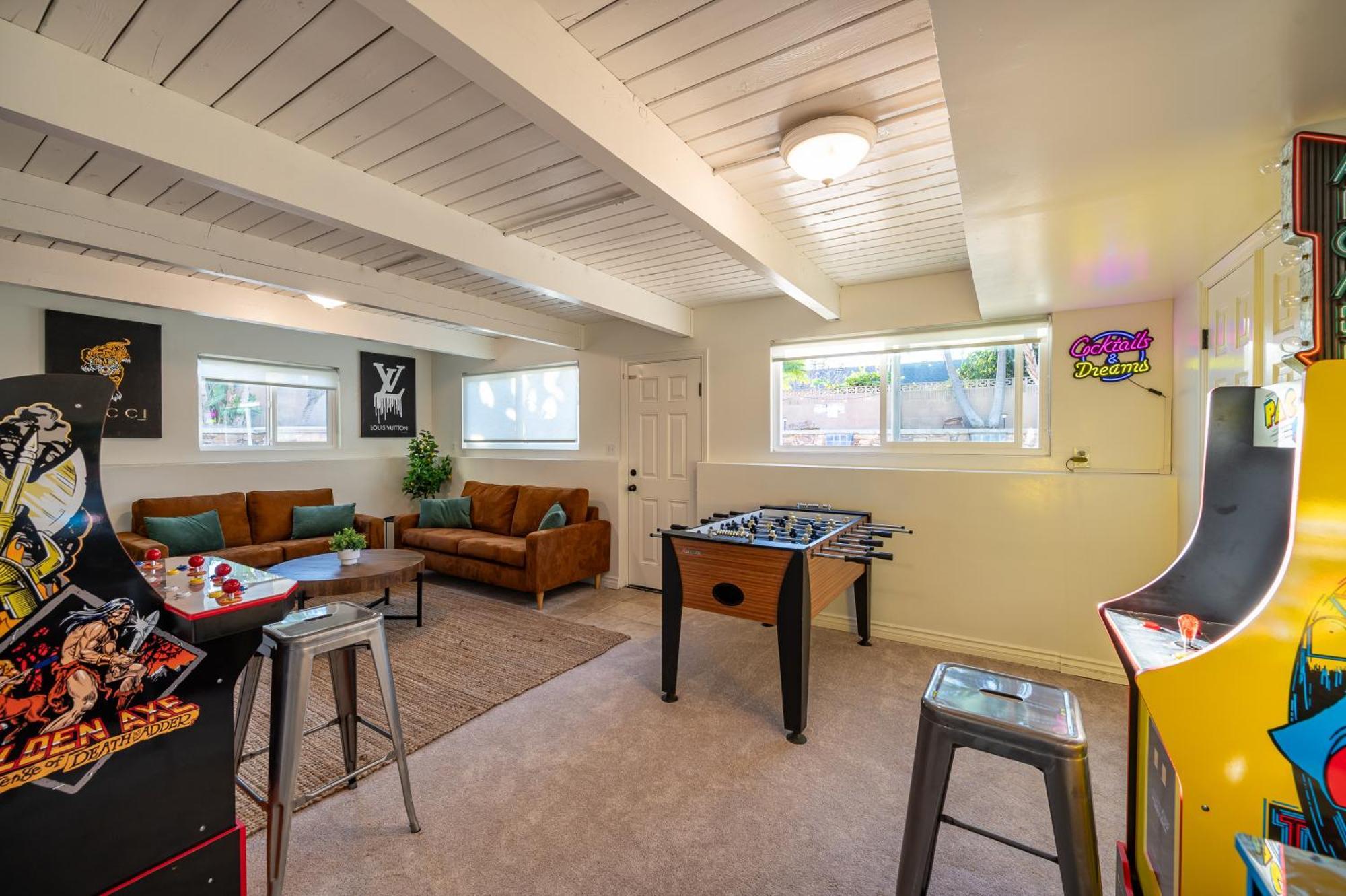 Amazing Modern Pool House Near Disneyland * Anaheim