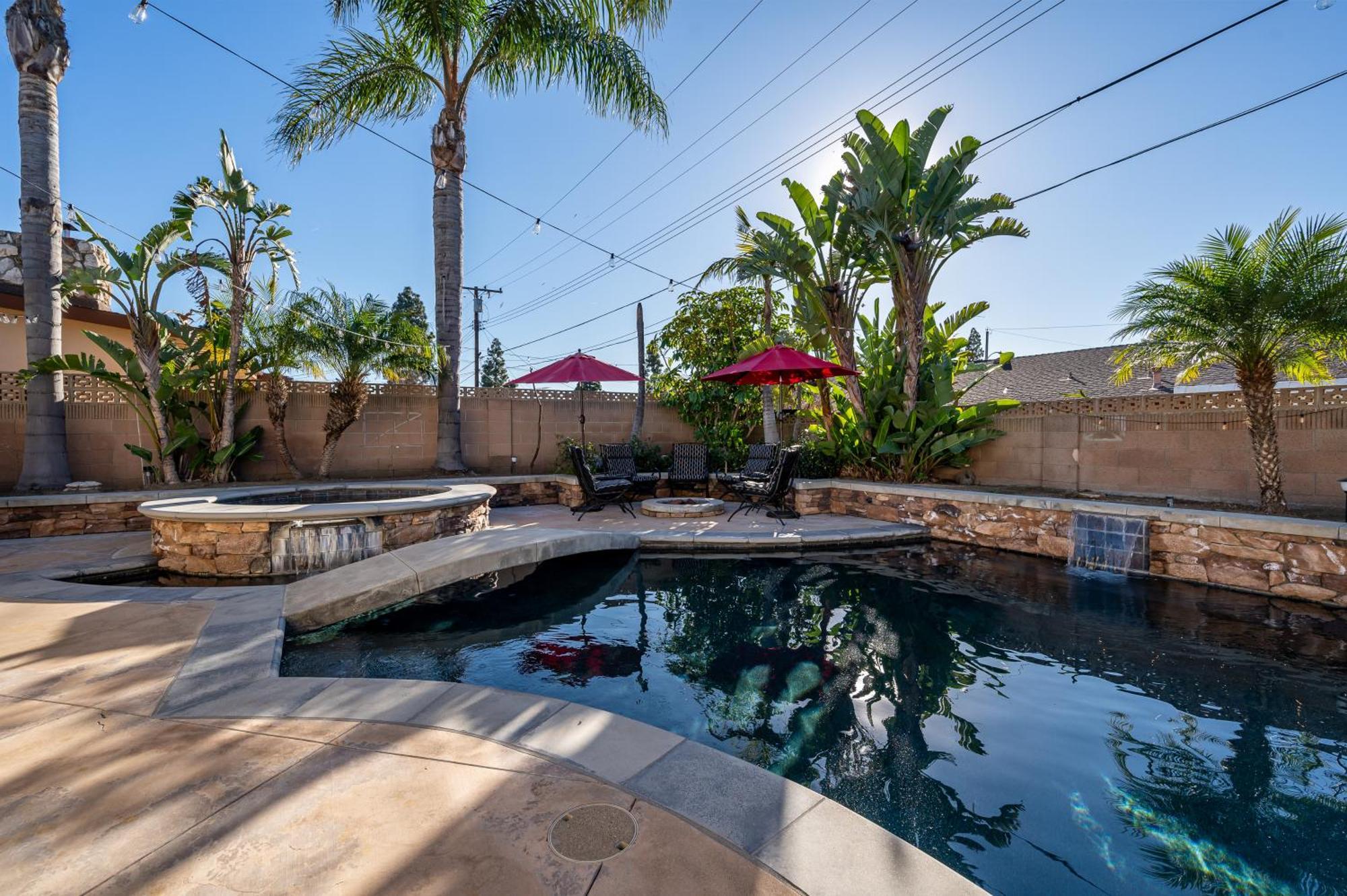 Сasa de vacaciones Amazing Modern Pool House Near Disneyland